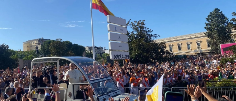 El Papa León XIV a su paso por una calle de Madrid El Papa León XIV a su paso por una calle de Madrid