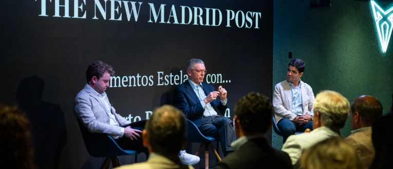 Ruiz-Gallardón junto a Fernando Caballero y Rodrigo Pinedo, consejeros de The New Madrid Post Ruiz-Gallardón junto a Fernando Caballero y Rodrigo Pinedo, consejeros de The New Madrid Post