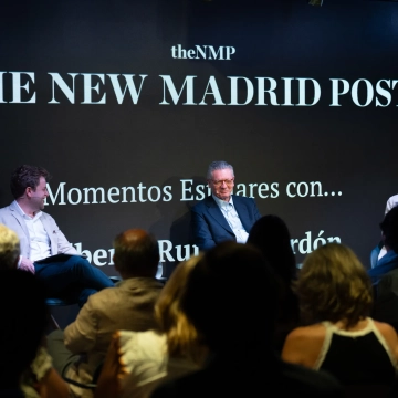 Alberto Ruiz-Gallardón junto a Rodrigo Pinedo, consejero de The New Madrid Post, en Cupra City Garage Madrid Alberto Ruiz-Gallardón junto a Rodrigo Pinedo, consejero de The New Madrid Post, en Cupra City Garage Madrid