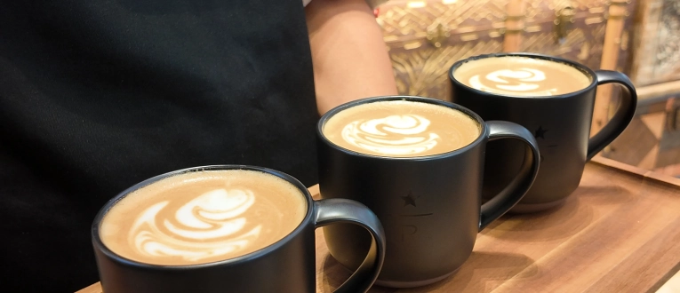 Zeis, barcelonés, y Danica, de Nueva Jersey, se conocieron en Nueva York, como no podía ser de otra manera, tomando café.| Zhang Wenqi / Xinhua News / Europa Press Zeis, barcelonés, y Danica, de Nueva Jersey, se conocieron en Nueva York, como no podía ser de otra manera, tomando café.| Zhang Wenqi / Xinhua News / Europa Press